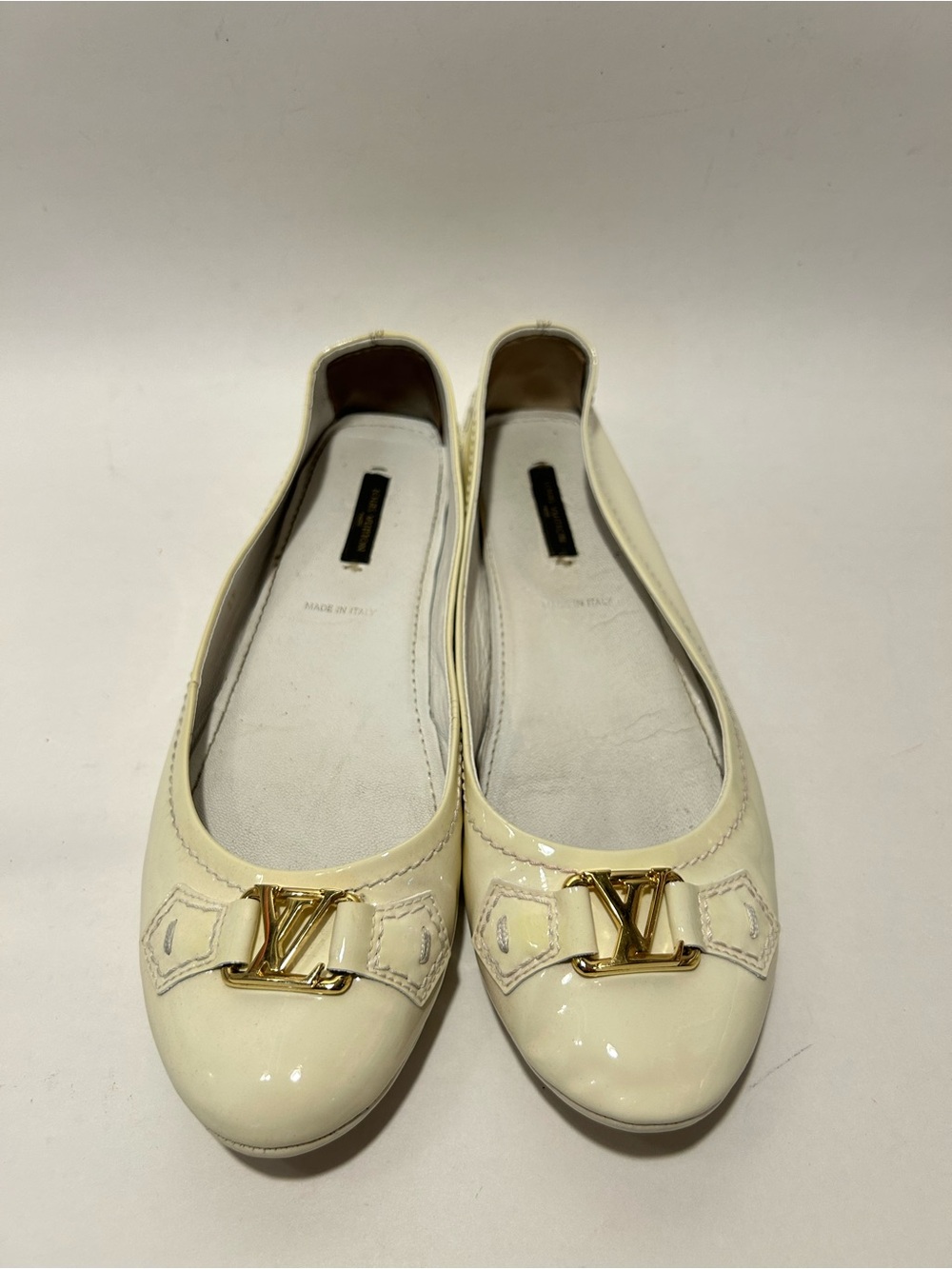 Louis Vuitton Cream Patent Leather Ballet Flats with Gold LV Hardware